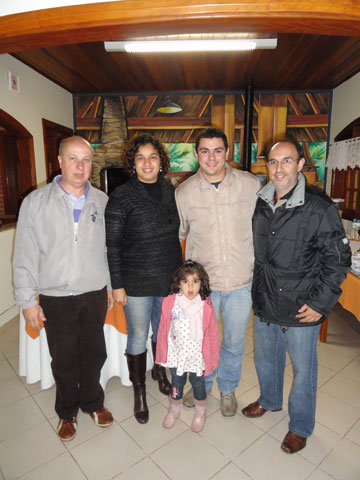 Ari (Pousada Villa da Montanha), Cristiane, Luisa, Thiago, e Amaral.